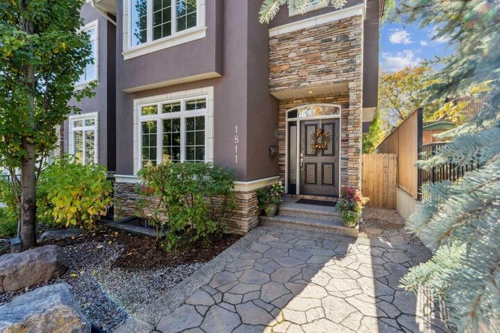 Property Photo:  1811 31 Avenue SW  AB T2T 1S8 