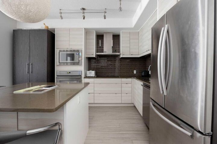 Property Photo:  10218 King Street 214  AB T9H 1X9 