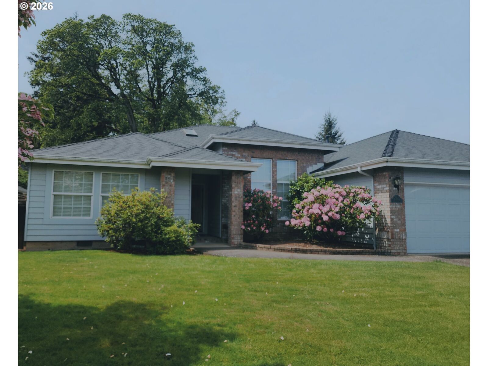 Property Photo:  2992 Metolius Dr  OR 97408 