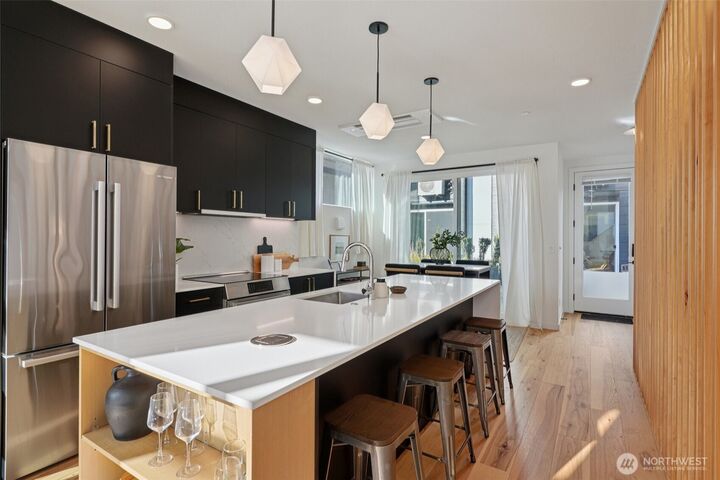 Property Photo:  515  Howe A  WA 98109 