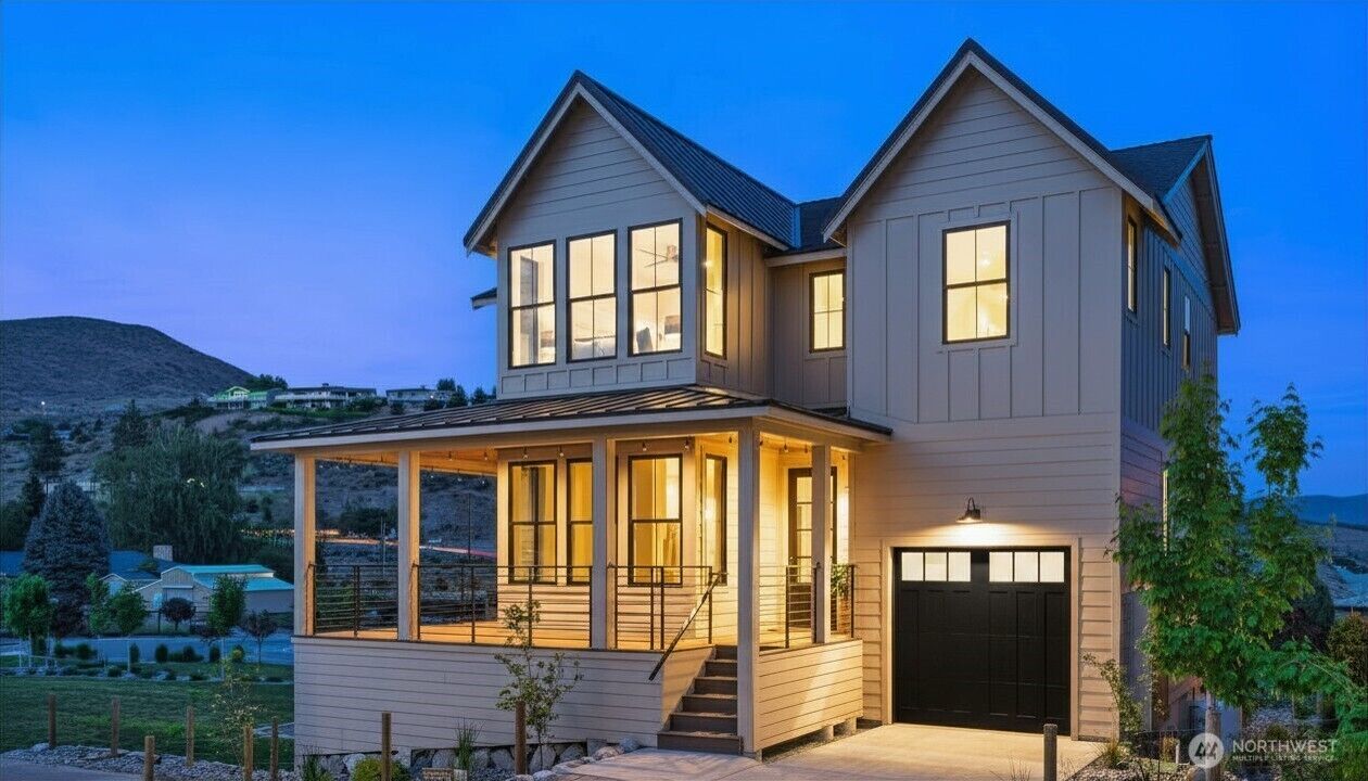 Property Photo:  203  Bluebell Court  WA 98816 