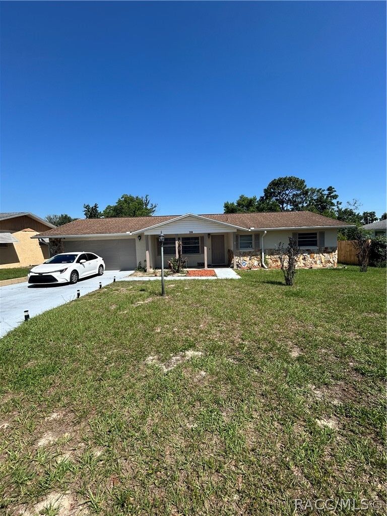 Property Photo:  209 S Tyler Street  FL 34465 
