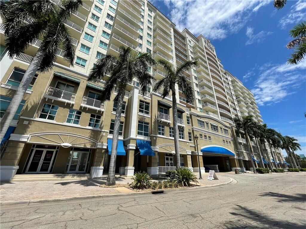 Property Photo:  3020 NE 32nd Avenue 620  FL 33308 