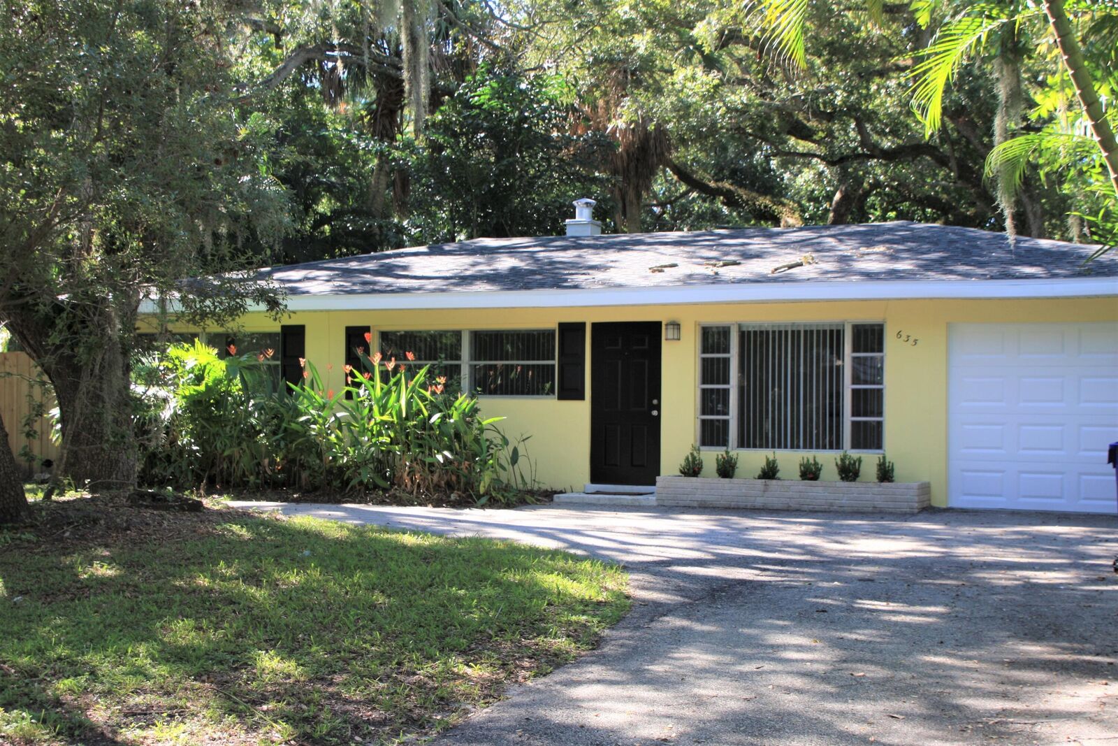 Property Photo:  635 18th Place  FL 32960 