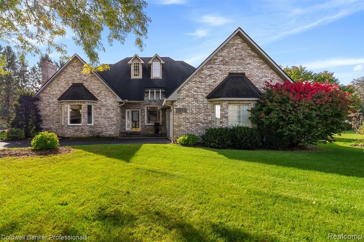 Property Photo:  3972 Chevron Drive  MI 48356 