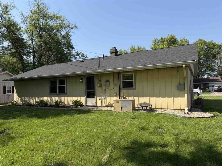Property Photo:  204 Theresa Lane  IN 47374 
