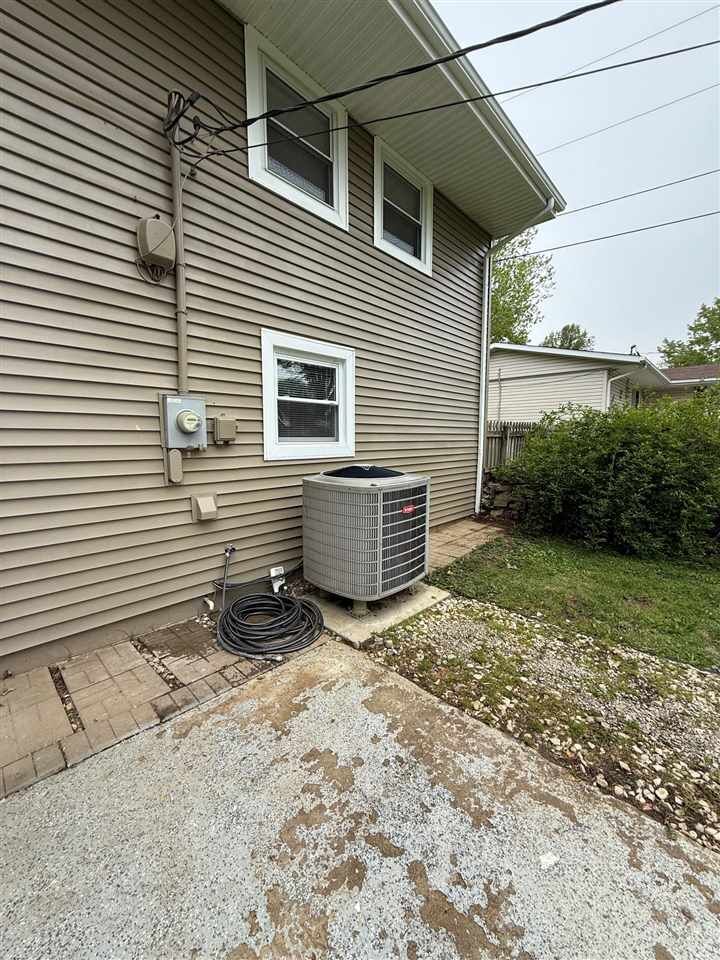 Property Photo: 937 Sycamore Lane IN 47374