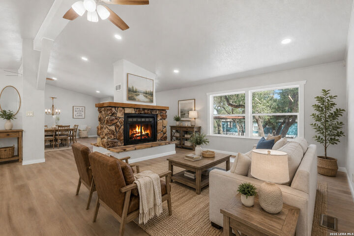 Property Photo: 507 Forest Hill St TX 78133