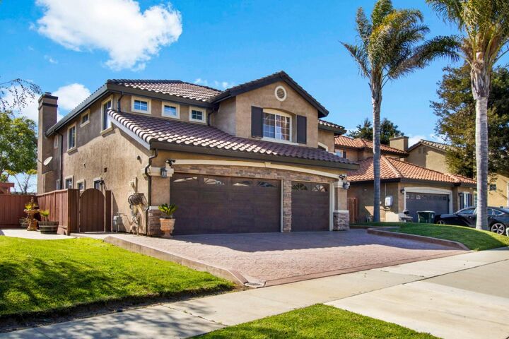 Property Photo:  10 Rhine Circle  CA 93906 