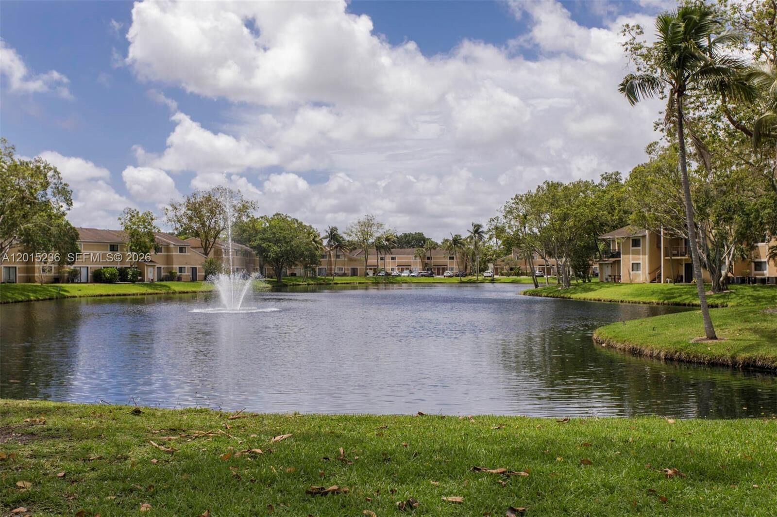 Property Photo:  400 Palm Cir W 102  FL 33025 