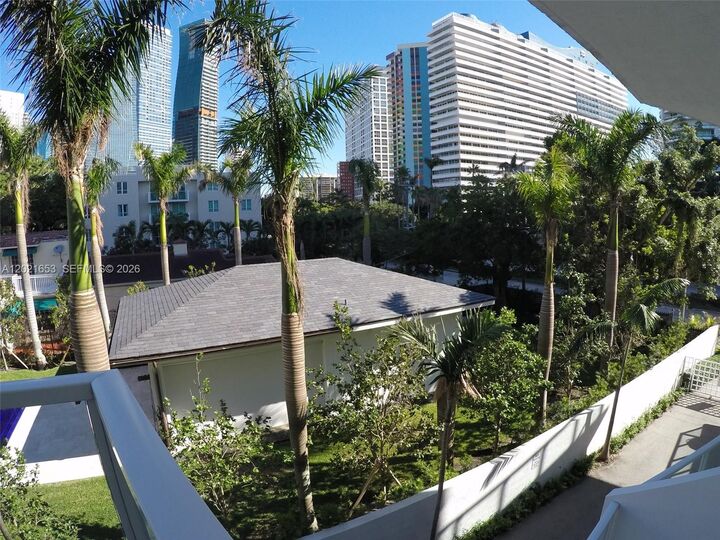 Property Photo:  1650 Brickell Ave 110  FL 33129 
