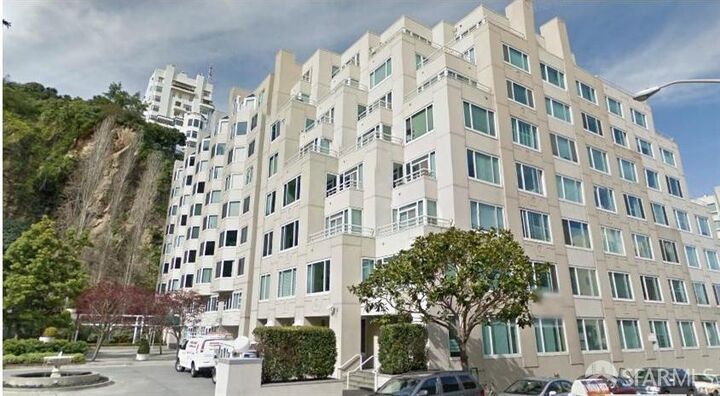 Property Photo:  220 Lombard Street 414  CA 94111 