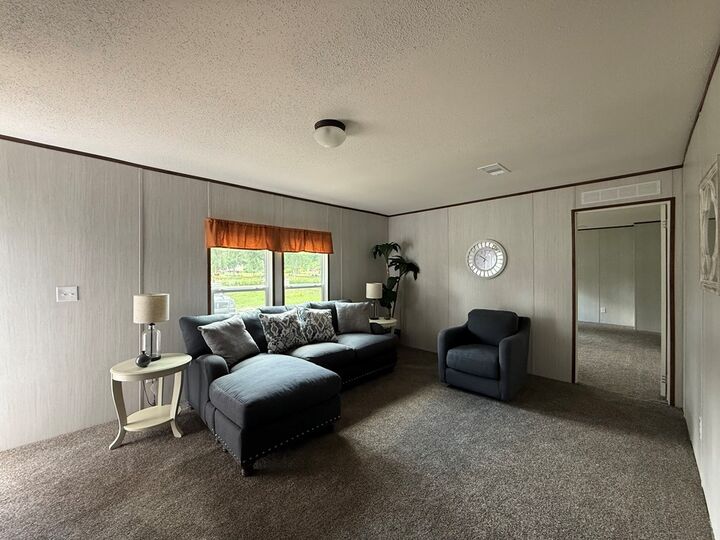 Property Photo:  223 York  AL 36303 