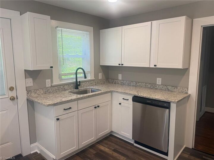 Property Photo: 401 N 4th Avenue NC 27027