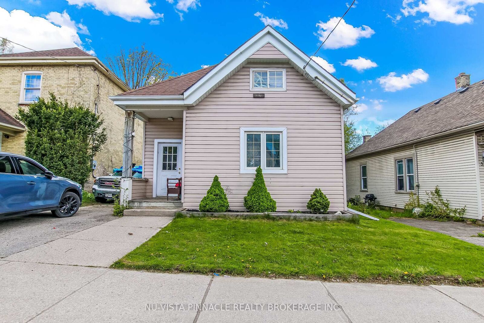 Property Photo: 41 Adelaide Street S ON N5Z 3K1