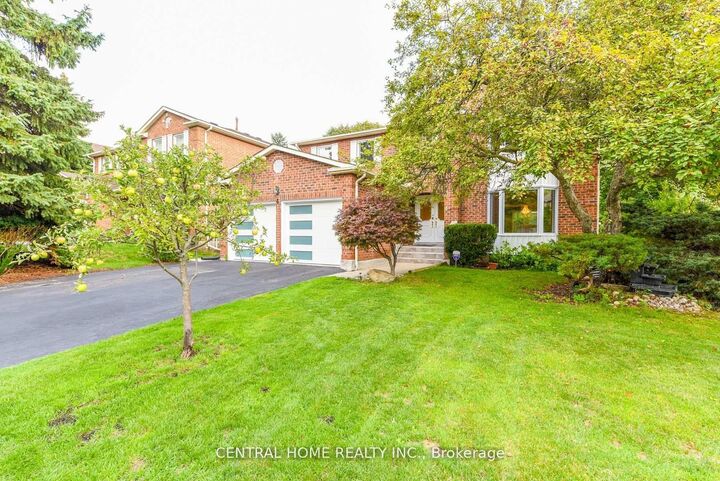 Property Photo:  4 Robaldon Road  ON M9A 5A7 