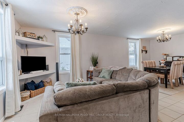 Property Photo: 408 Regent Street ON L3V 4C9