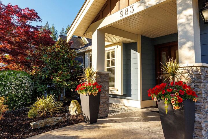 Property Photo:  983 Arngask Ave  BC V9B 0G4 
