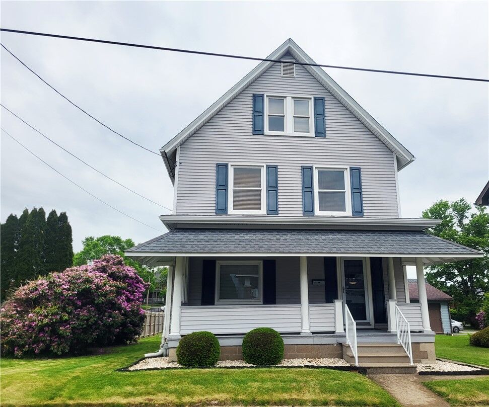 Property Photo:  522 W 3rd  PA 15627 