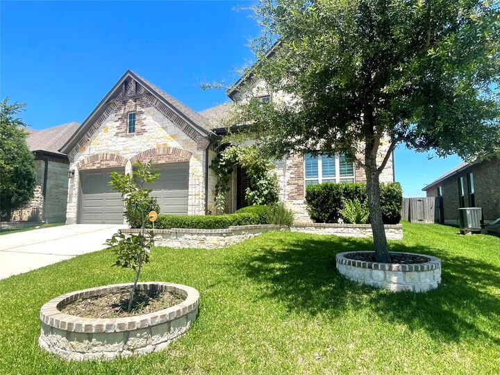 Property Photo: 6829 Brindisi Place TX 78665