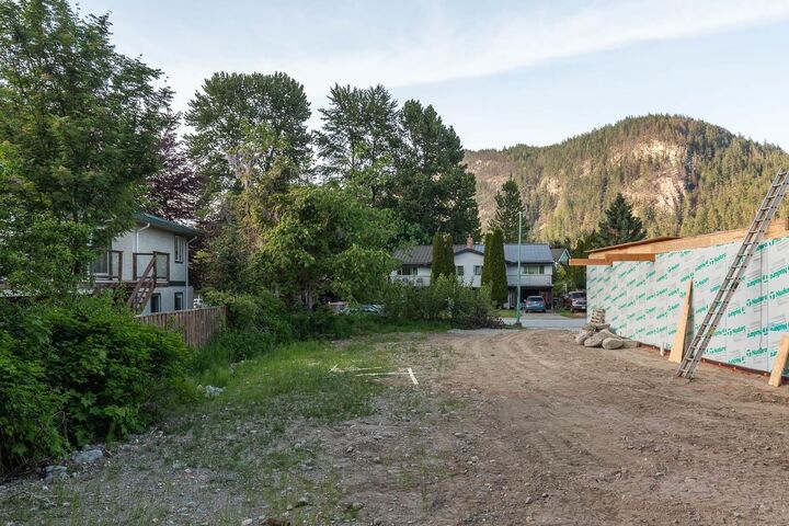 Property Photo: 1583 Eagle Run Drive BC V8E 1M1
