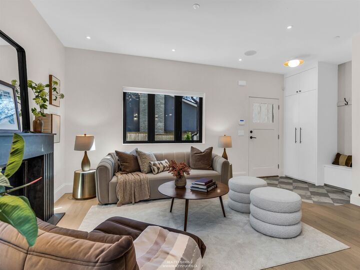 Property Photo:  4088 Maple Crescent 2  BC V6J 4B2 