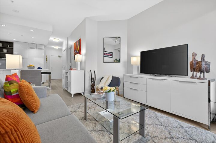 Property Photo:  1628 W 4th Avenue 306  BC V6J 0G6 