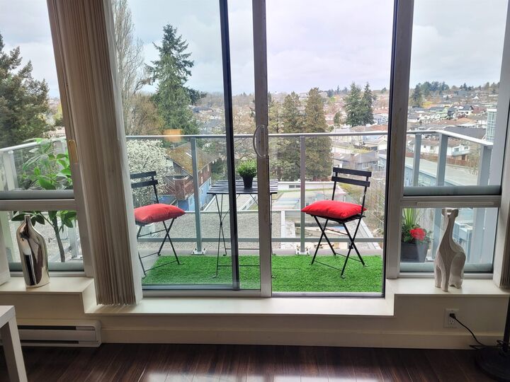 Property Photo: 4818 Eldorado Mews 719 BC V5R 0B3