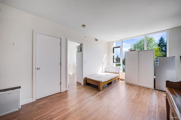 Property Photo:  585 Austin Avenue 205  BC V3K 0G6 