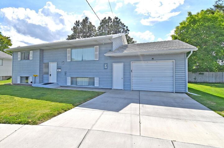 Property Photo:  1115 College Court  WA 99403 