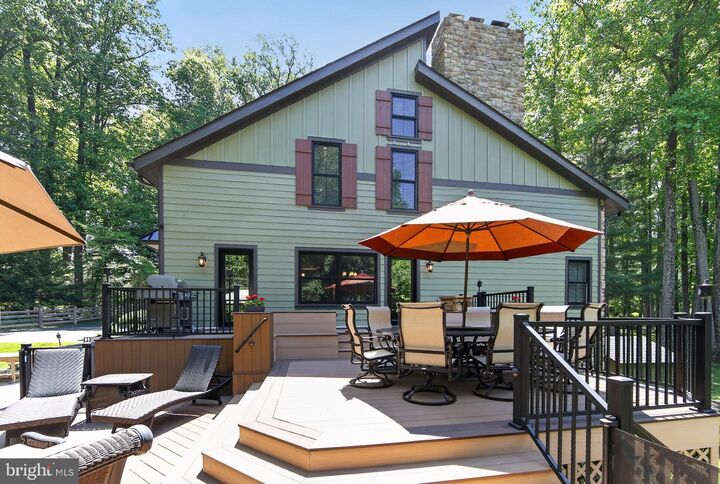 Property Photo:  25 Oak Tree Hollow Road R  PA 19382 