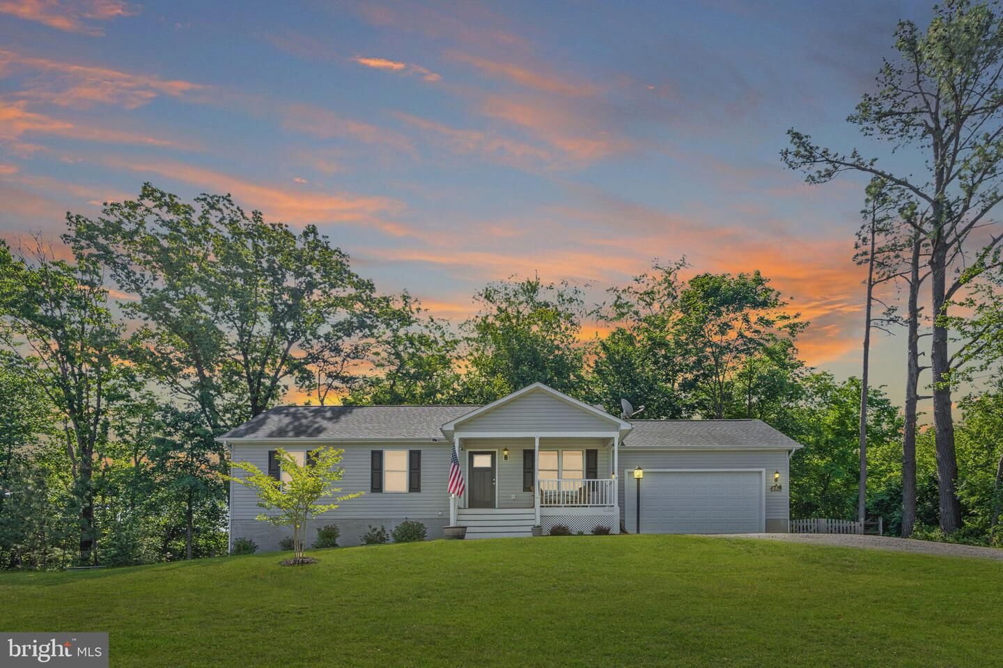 Property Photo:  