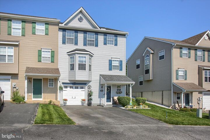 Property Photo:  166 Country Ridge Drive  PA 17356 