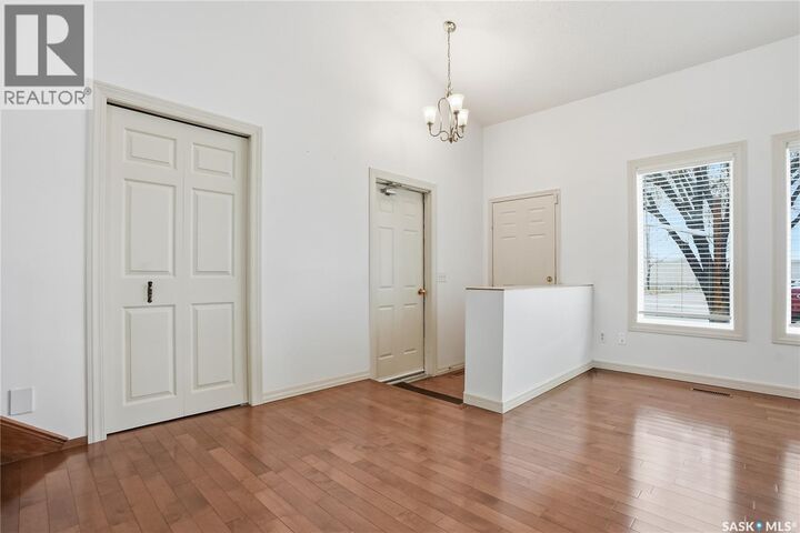 Property Photo:  314 Waterbury Road E  SK S7J 4T9 