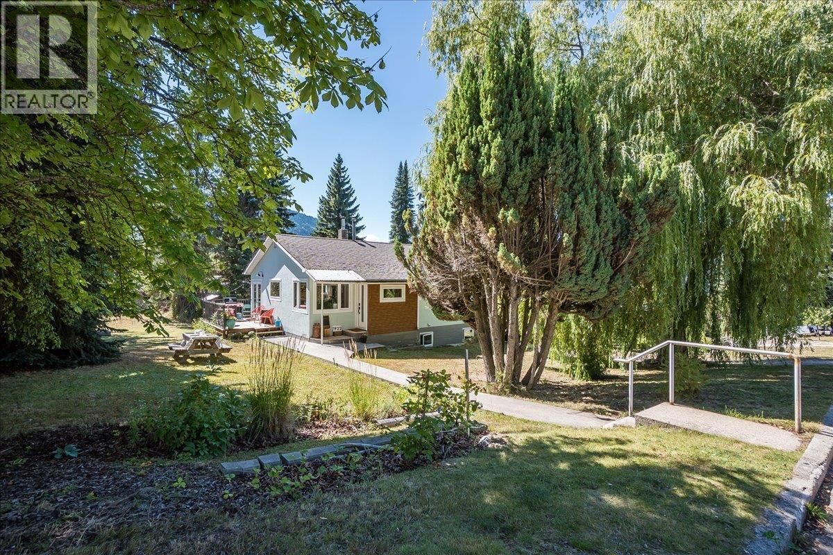 Property Photo:  1922 Kootenay Street  BC V1L 1M4 