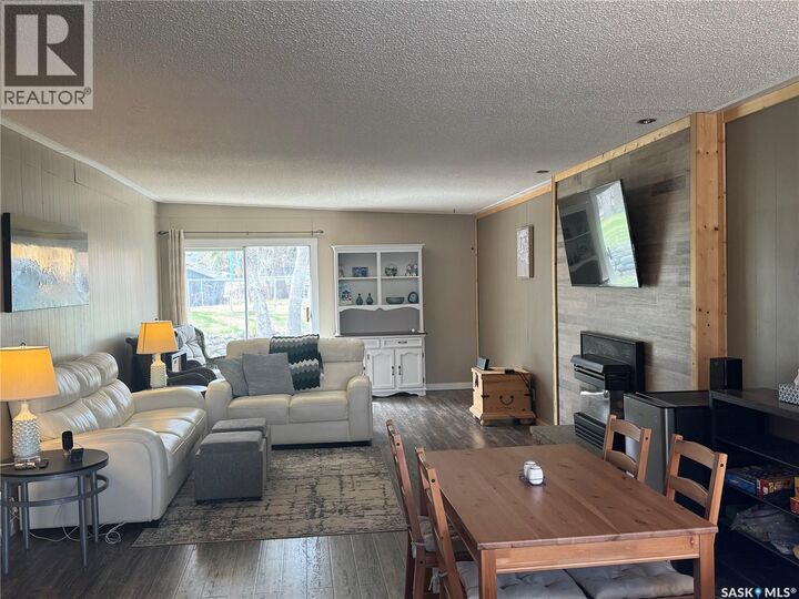 Property Photo:  338 3rd Street E  SK S0G 4C0 