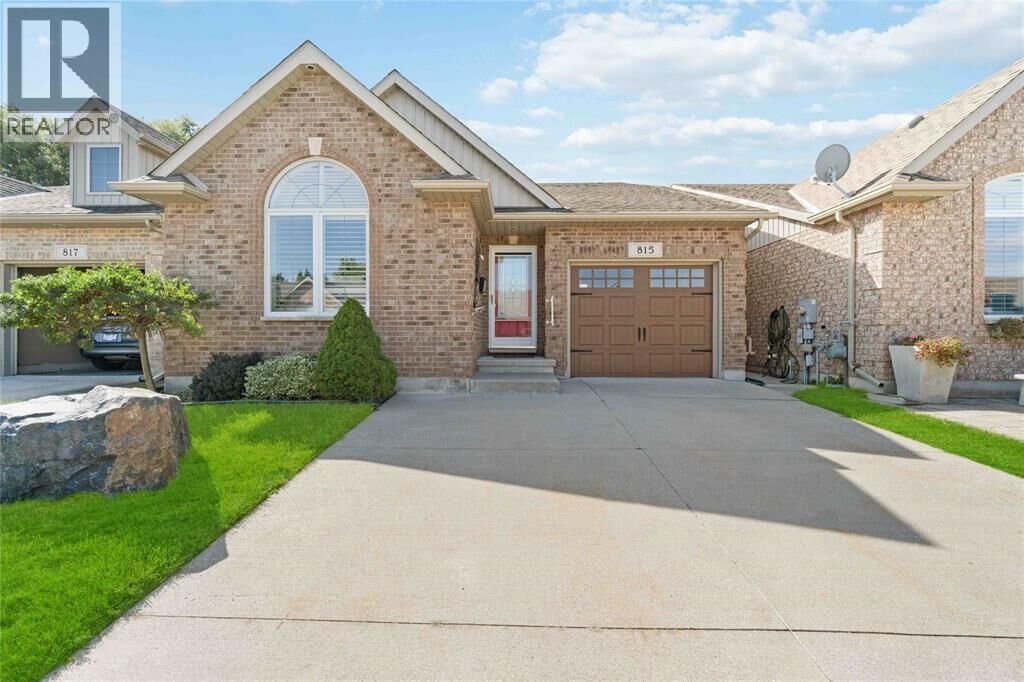 Property Photo:  815 Carriage Way  ON N7W 0A5 
