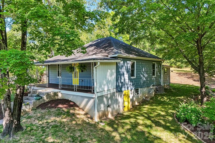 Property Photo:  3 View Street  NC 28803 
