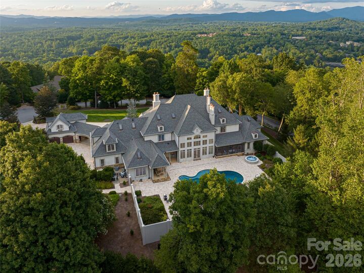 Property Photo:  316 S Braeside Court  NC 28803 