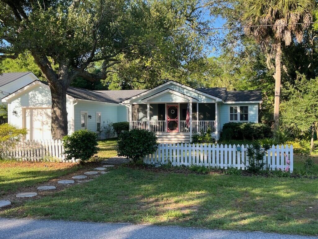 Property Photo:  20 32nd Avenue  SC 29451 