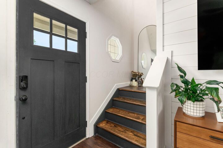Property Photo: 5906 Westbend Drive OH 43119