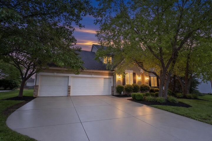 Property Photo:  2449 Minnie Court  OH 43035 
