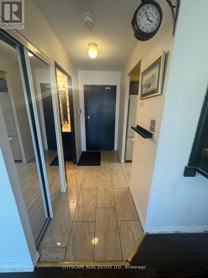 Property Photo:  285 Enfield Place 706  ON L5B 3Y6 