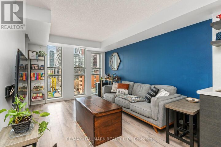 Property Photo:  400 Adelaide Street East 819  ON M5A 4S3 