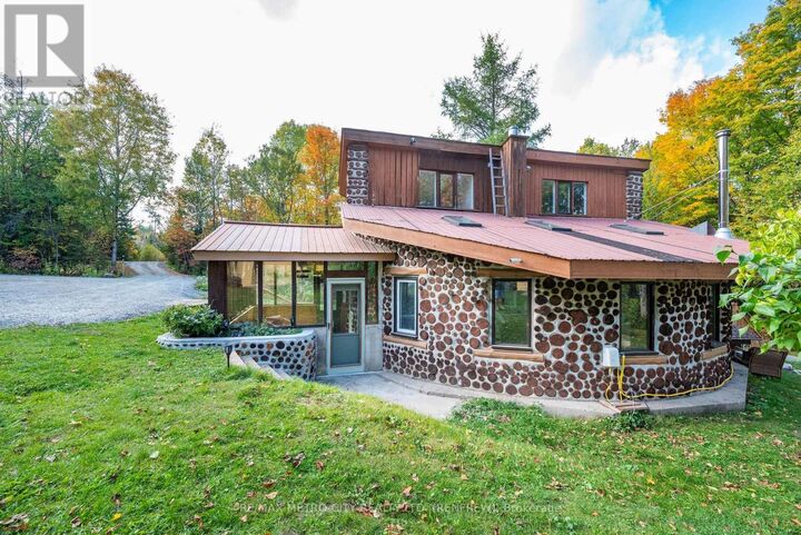 Property Photo:  28034 Highway 41  ON K0J 1N0 