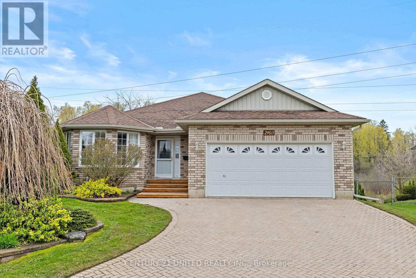 Property Photo:  2903 Jennifer Drive  ON K9L 1Z5 