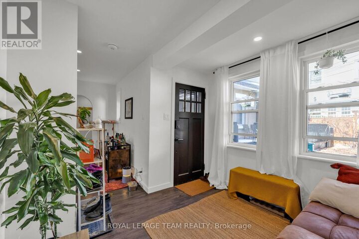 Property Photo:  325 Hinchey Avenue B  ON K1Y 1M1 