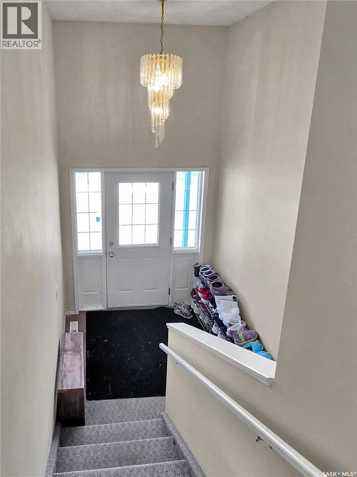 Property Photo:  1418 B Avenue N  SK S7L 1G8 