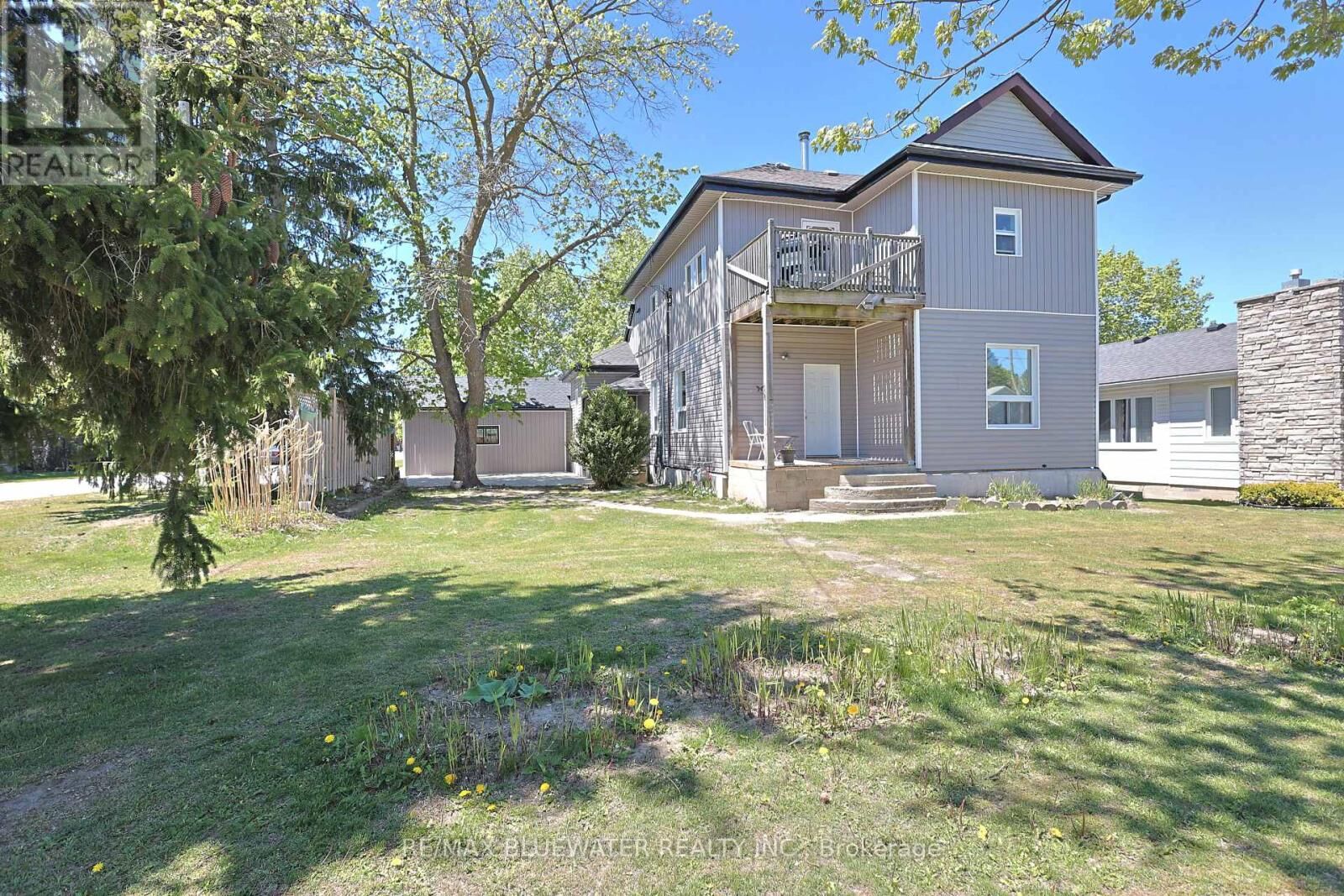 Property Photo: 76 Franklin Street ON N0M 2N0