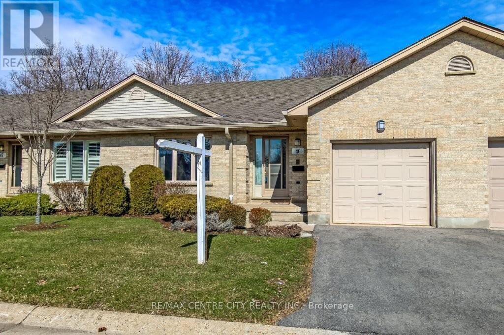 Property Photo:  99 Edgevalley Road 46  ON N5Y 5N1 
